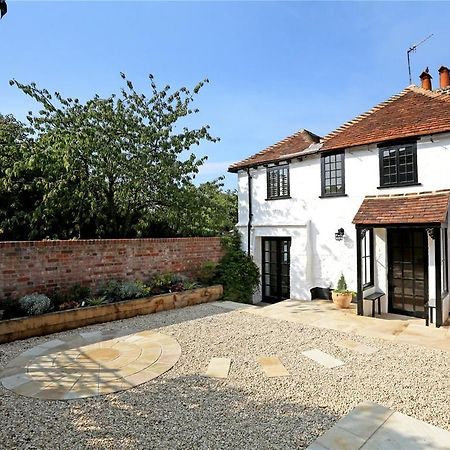 Henry VIII Cottage In The Heart Of Henley エクステリア 写真