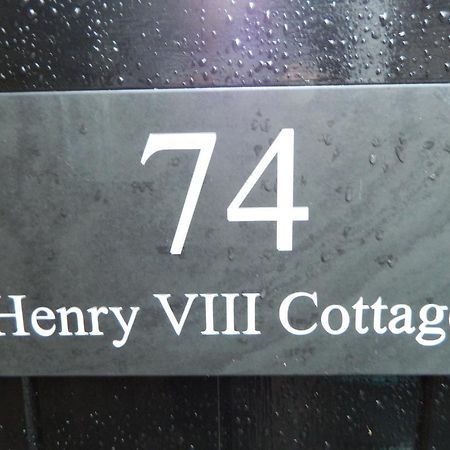 Henry VIII Cottage In The Heart Of Henley エクステリア 写真