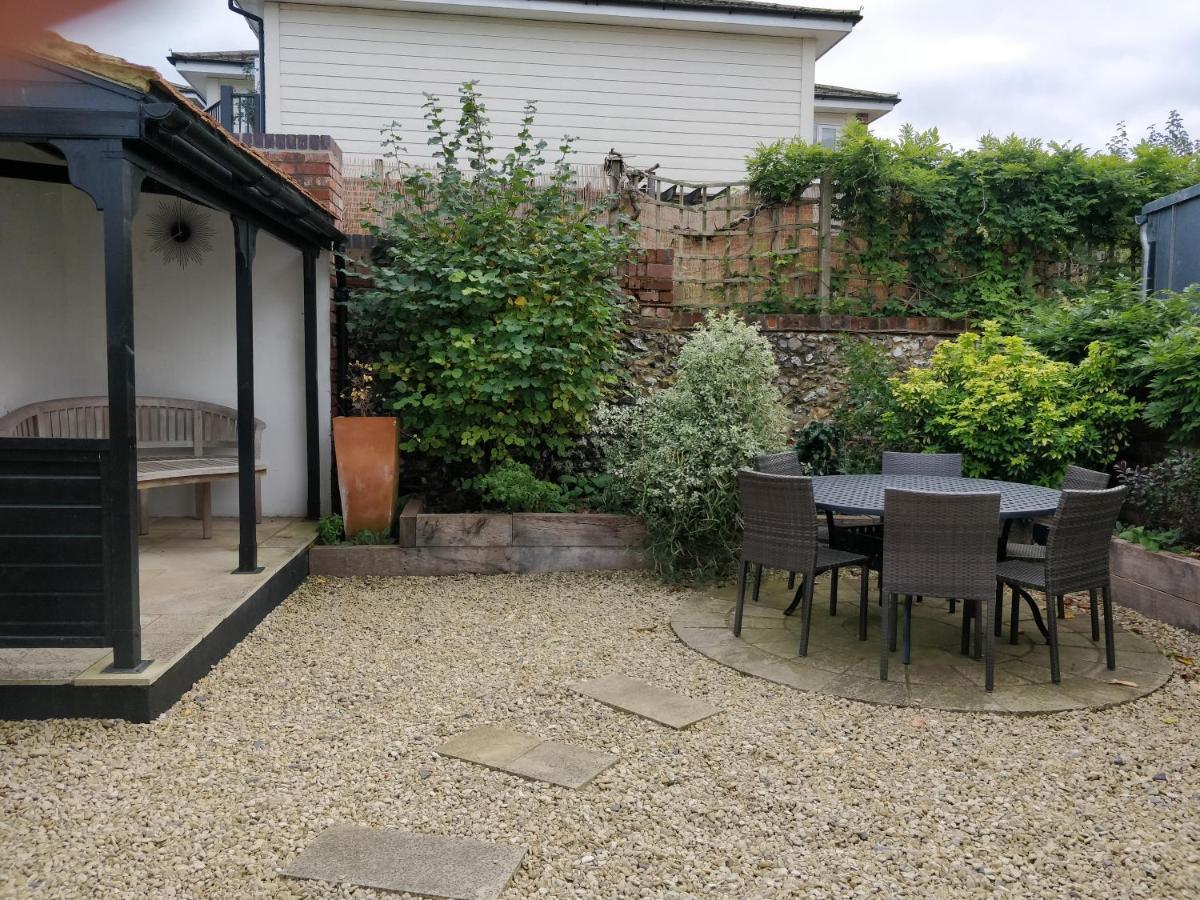 Henry VIII Cottage In The Heart Of Henley エクステリア 写真