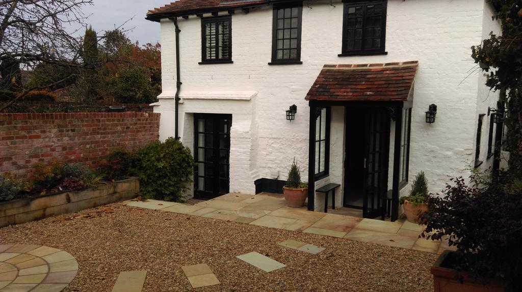 Henry VIII Cottage In The Heart Of Henley エクステリア 写真