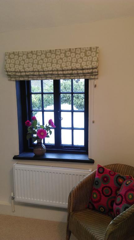 Henry VIII Cottage In The Heart Of Henley エクステリア 写真