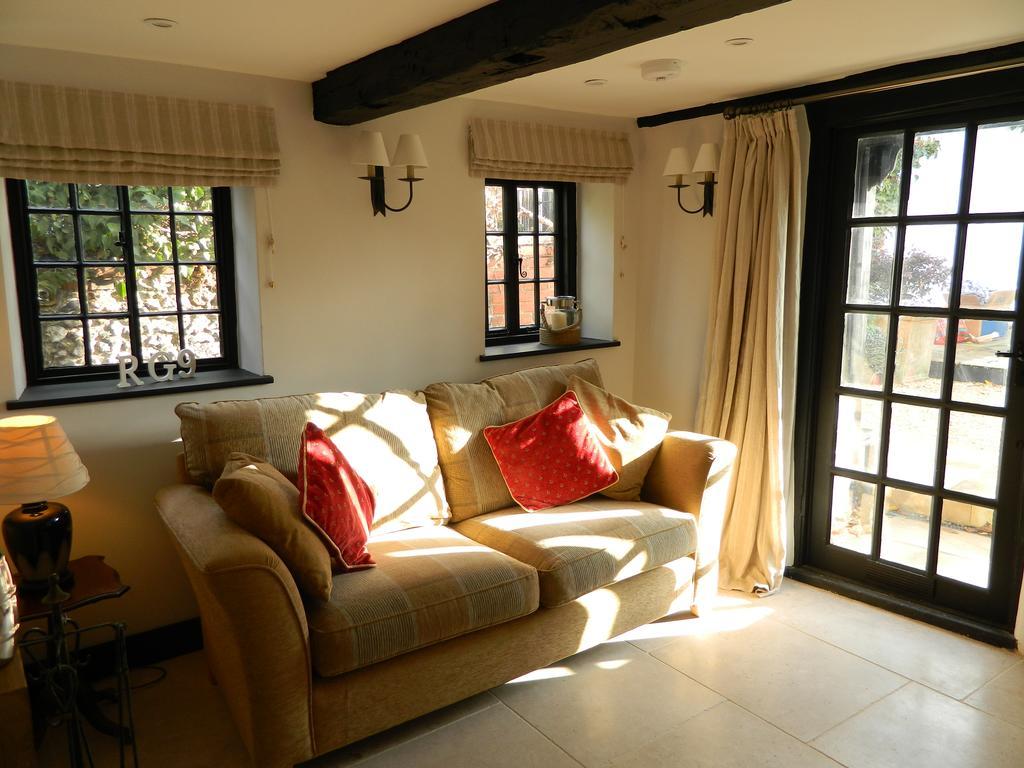 Henry VIII Cottage In The Heart Of Henley エクステリア 写真