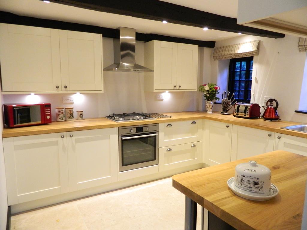 Henry VIII Cottage In The Heart Of Henley エクステリア 写真
