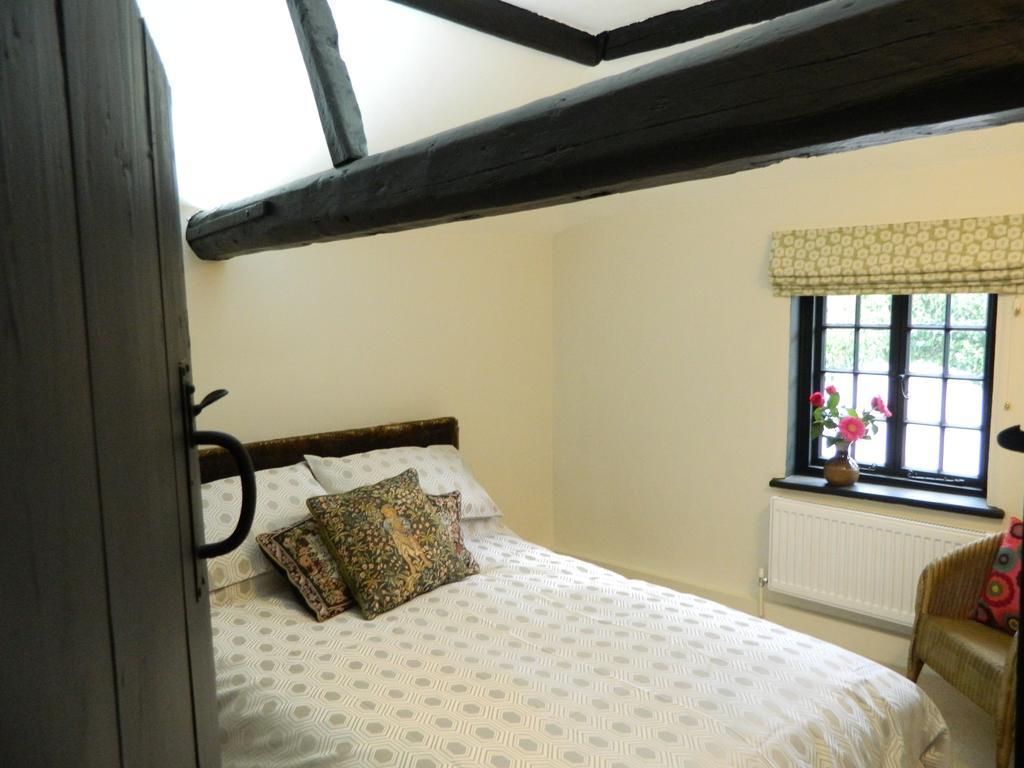 Henry VIII Cottage In The Heart Of Henley エクステリア 写真